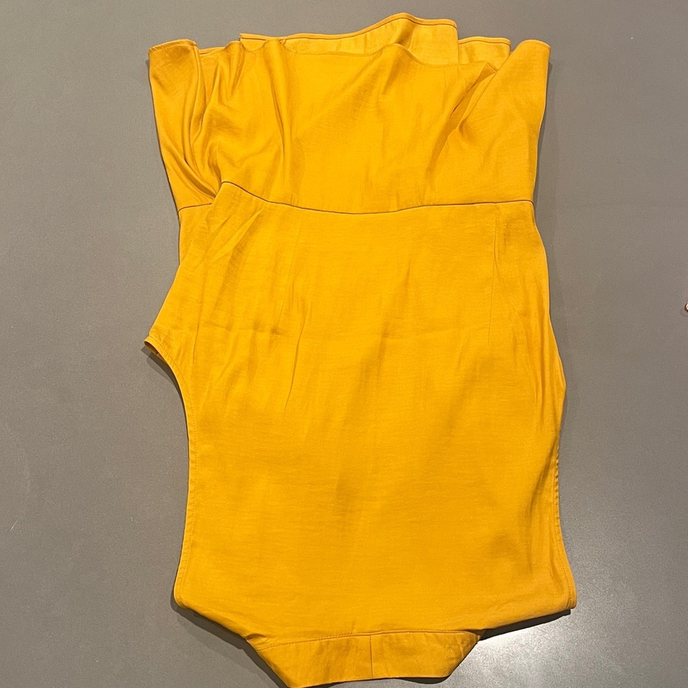 Banana Republic Yellow Sleeveless Wrap Top - Picture 10 of 16